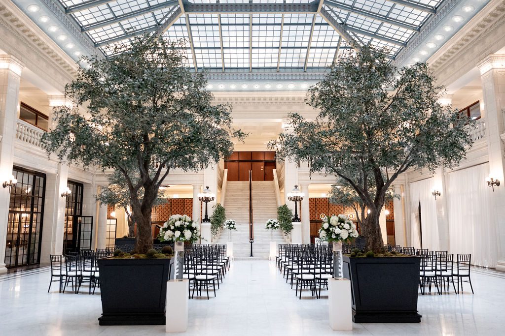 The Exchange Chicago wedding ceremony in the atrium